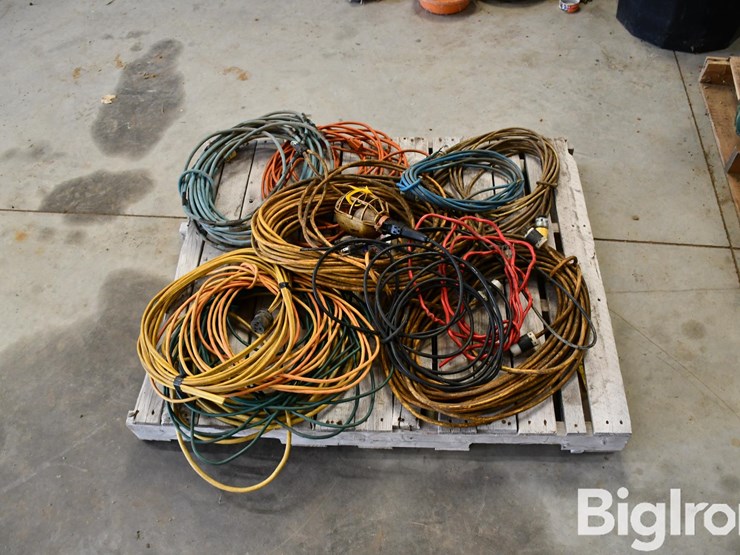 pallet-of-electric-cords-image-8