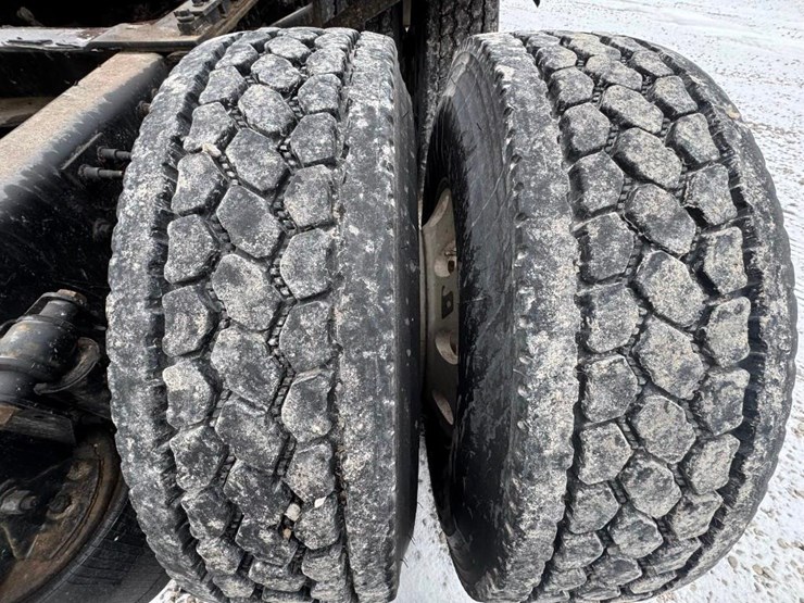 2018-mack-cxu613-day-cab-image-20