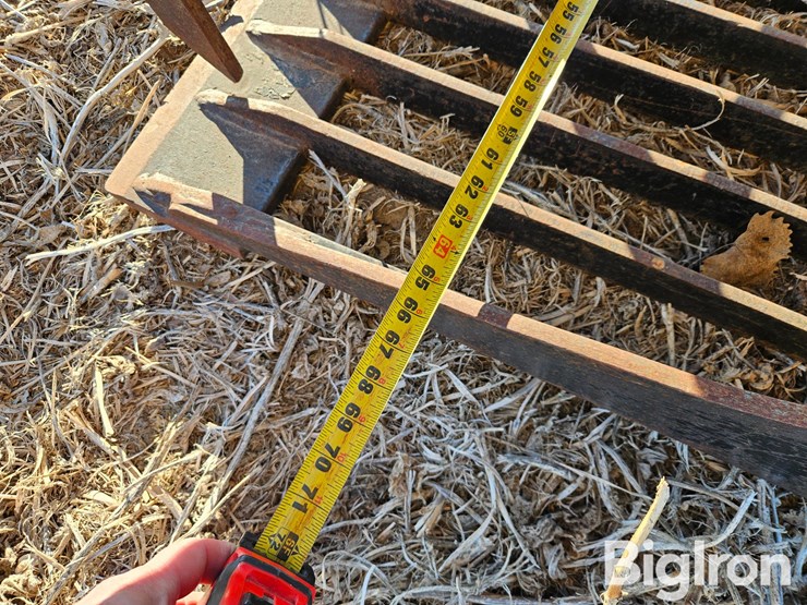 piranha-hd-dual-grapple-rock/-bruck-grapple-skid-steer-attachment-image-13