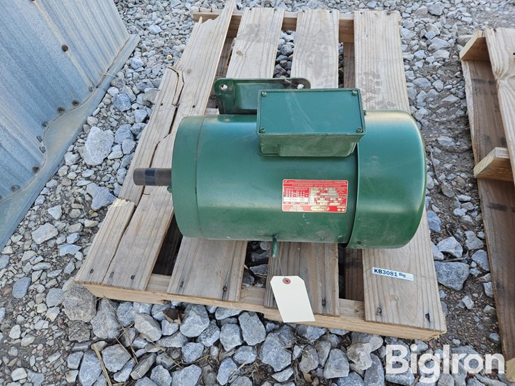 dayton-7.5-hp-electric-motor-image-1