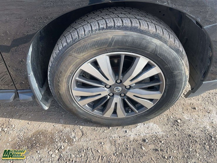 2017-nissan-pathfinder-image-13