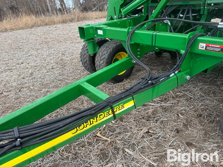 2013-john-deere-1990-image-14