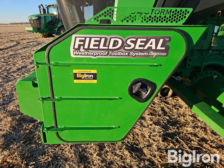 2021-john-deere-8rx-370-image-12