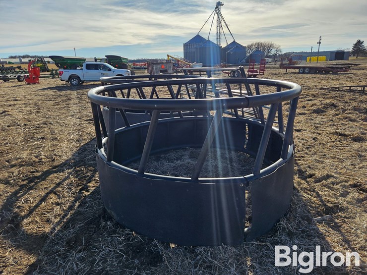 round-bale-feeders-&-livestock-panels-image-7