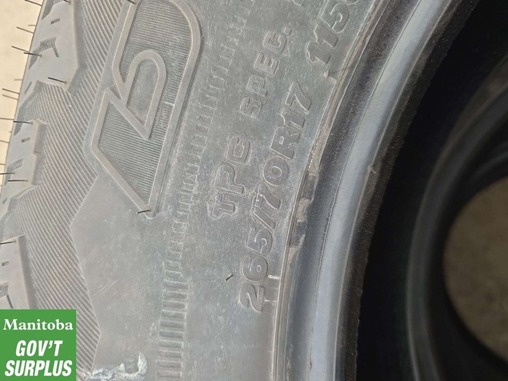 set-of-4-bridgestone-dueler-a/t-265/70/17-image-3