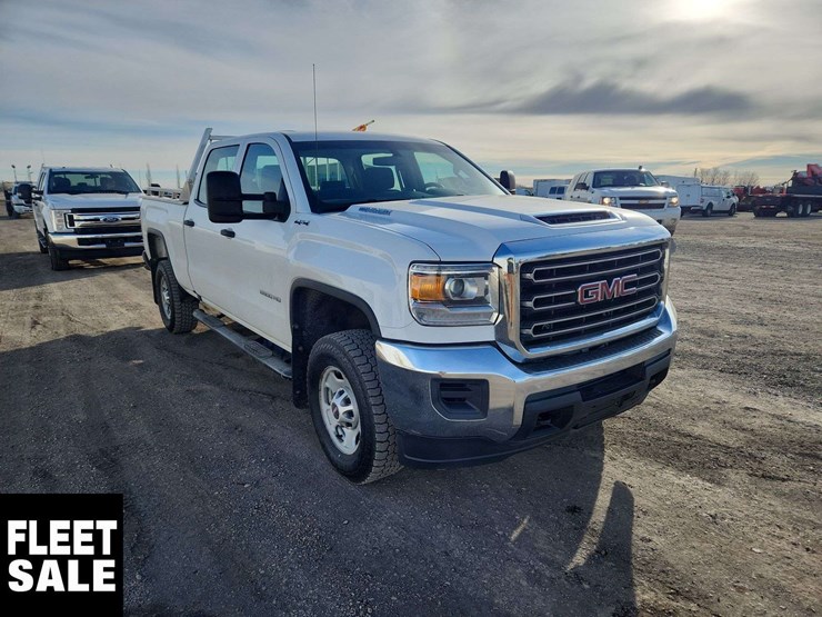 2018-gmc-sierra-2500hd-image-2