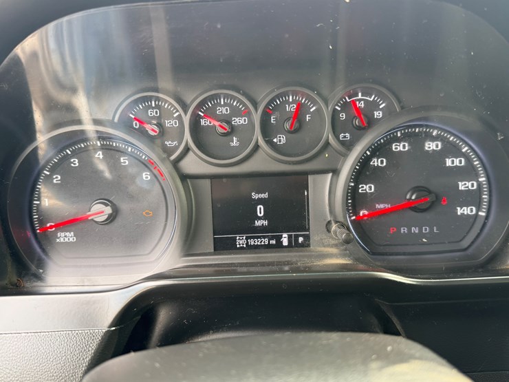 2022-chevrolet-silverado-2500-image-37