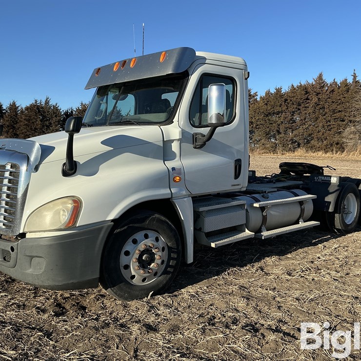 2009 FREIGHTLINER CASCADIA 125