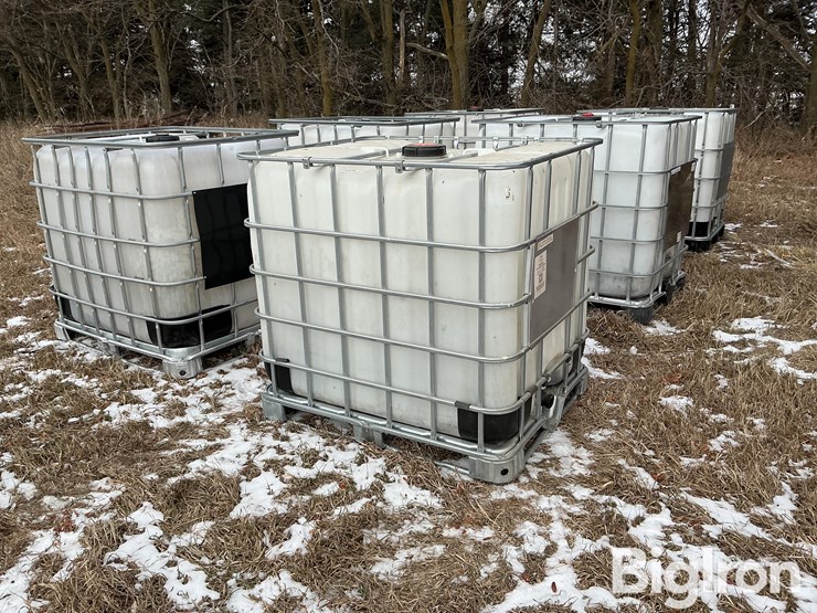 250-gallon-totes-image-1