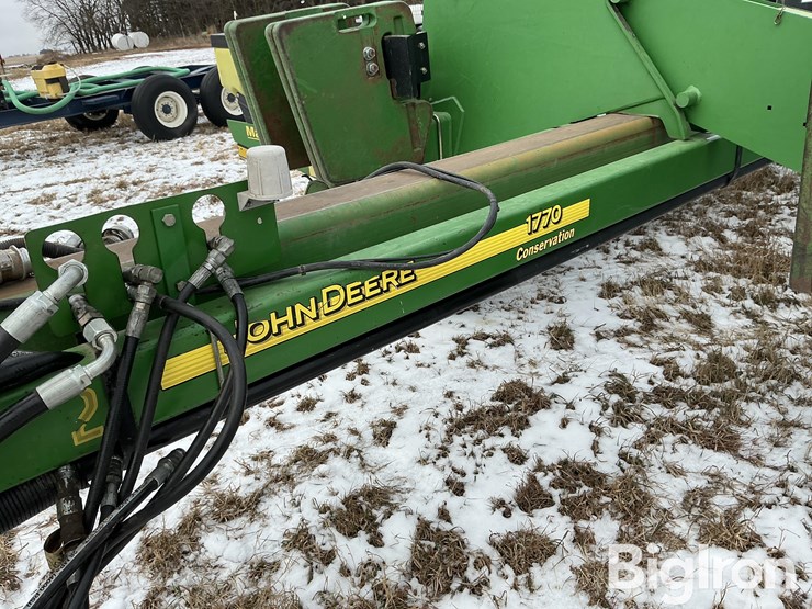2005-john-deere-1770-image-13