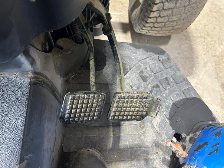 new-holland-tn70-image-24