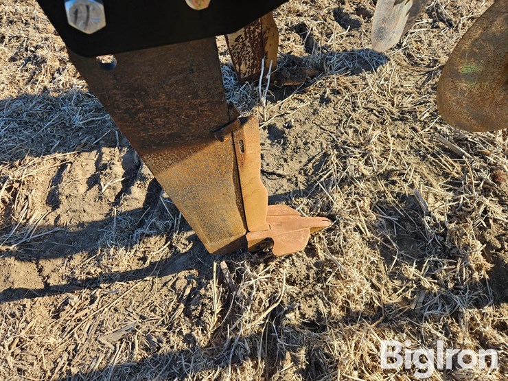 2016-john-deere-2100-image-18