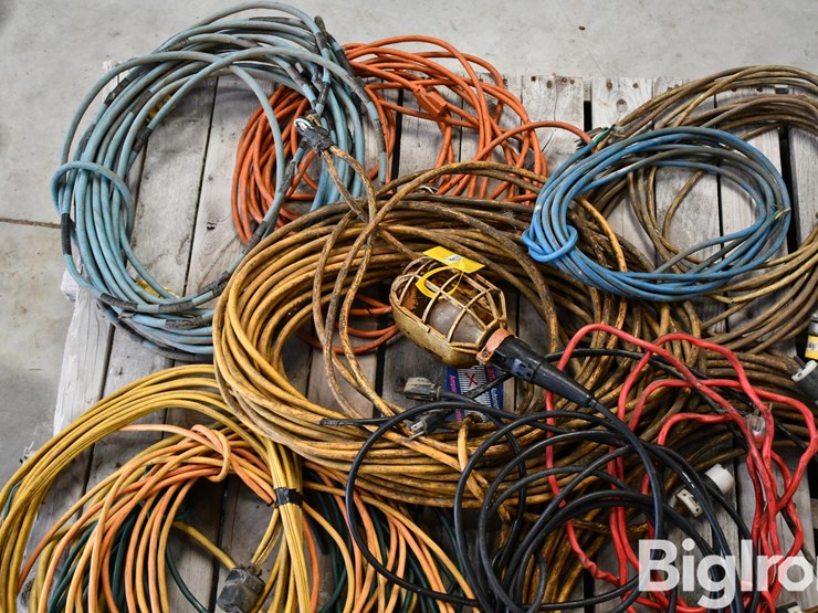 pallet-of-electric-cords-image-11