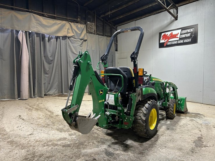 2025-deere-210le-image-5