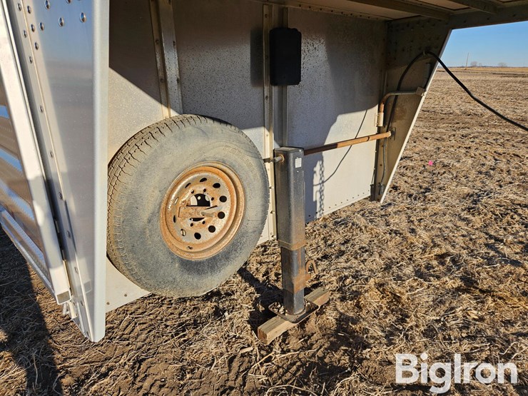 2009-wilson-livestock-trailer-image-9