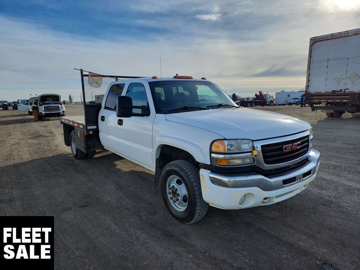 2006-gmc-sierra-3500-image-2