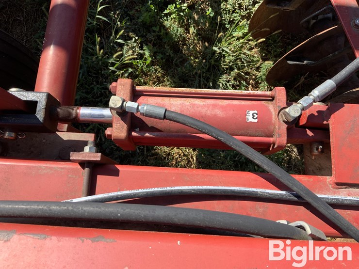 case-ih-3950-image-15