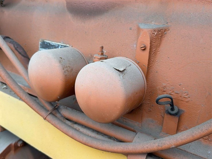 minneapolis-moline-g706-image-35