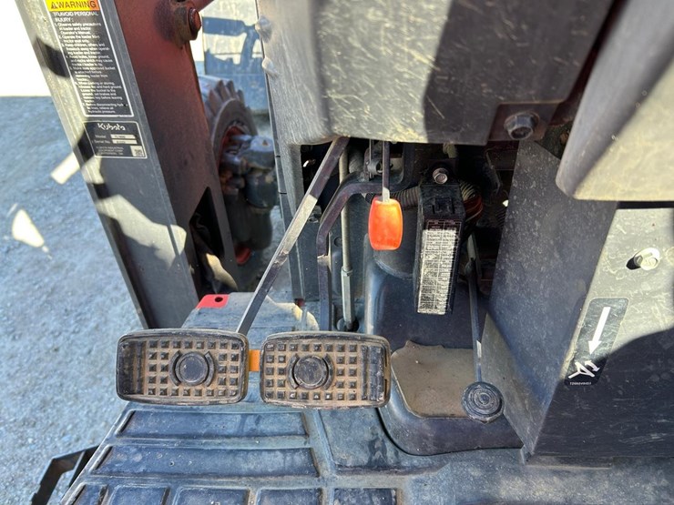 2019-kubota-m62-image-19