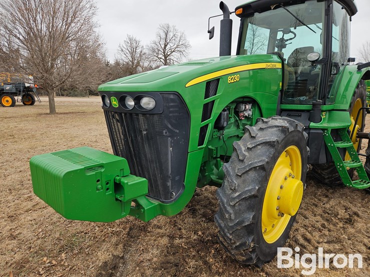 2009-john-deere-8230-image-13