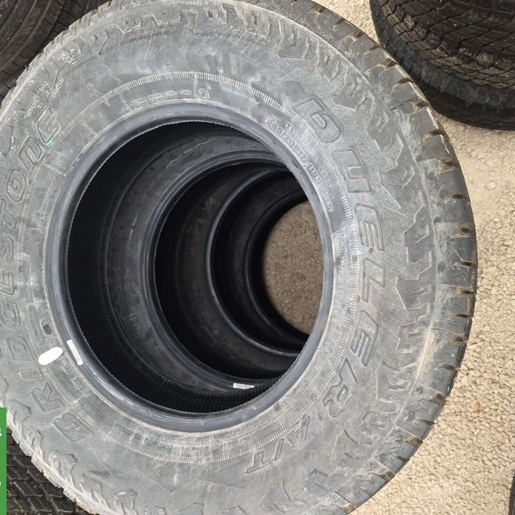 Set of 4 Bridgestone Dueler A/T 265/70/17