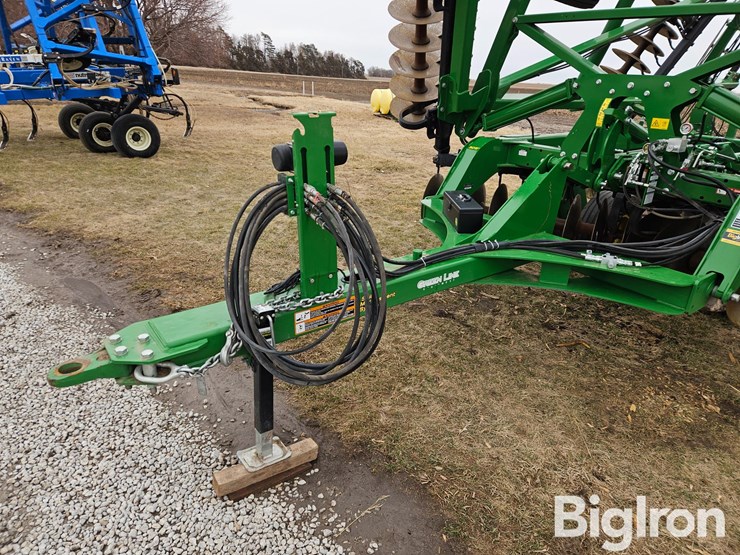 2020-john-deere-2633-image-9