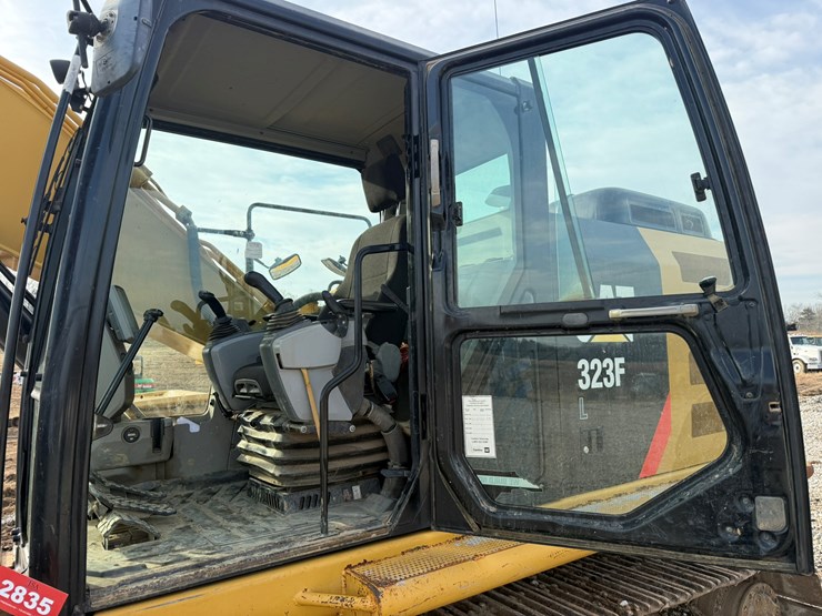 caterpillar-323fl-image-63
