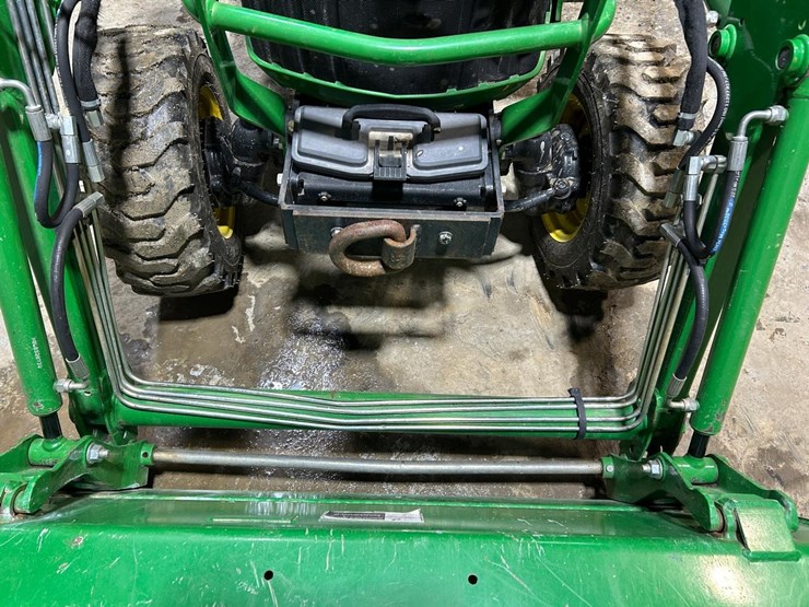 2025-deere-210le-image-12