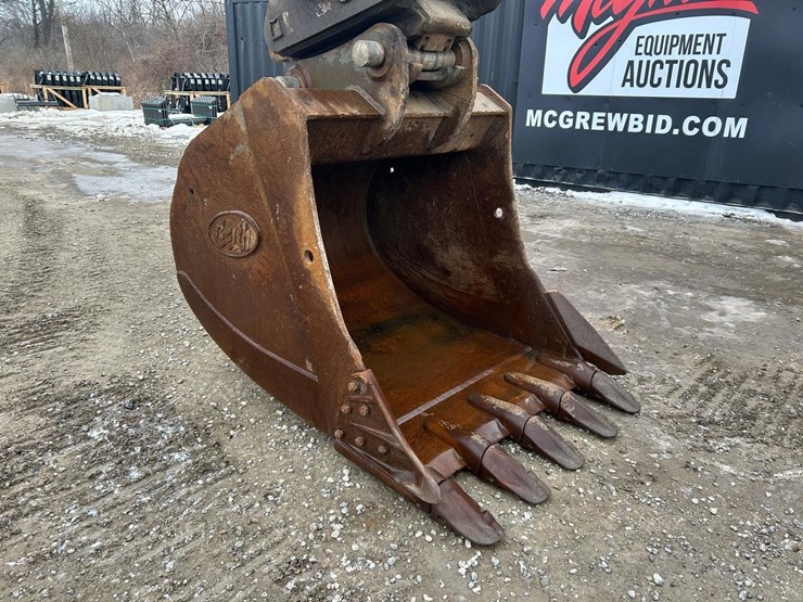 2016-liebherr-r946-image-6