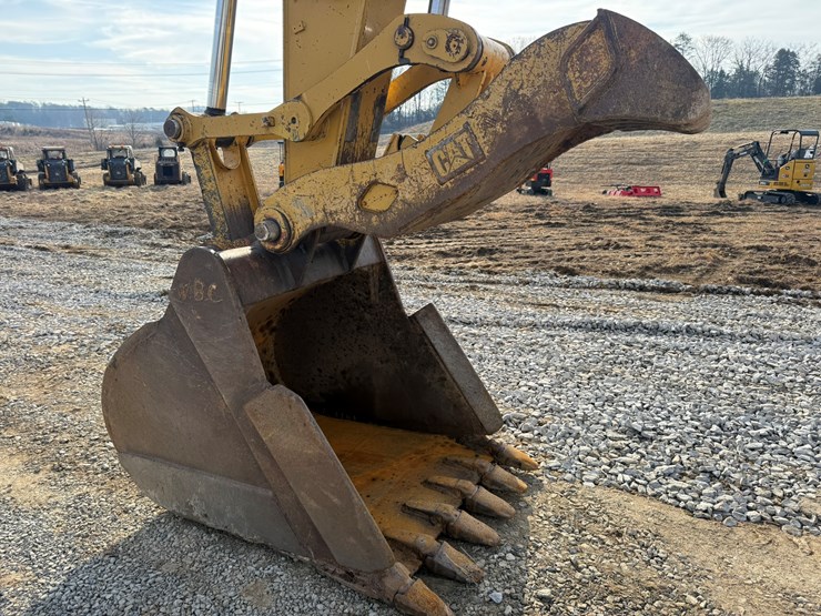 caterpillar-323fl-image-10