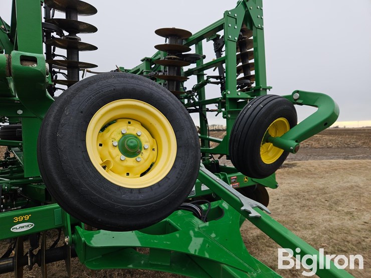 2015-john-deere-2310-image-9
