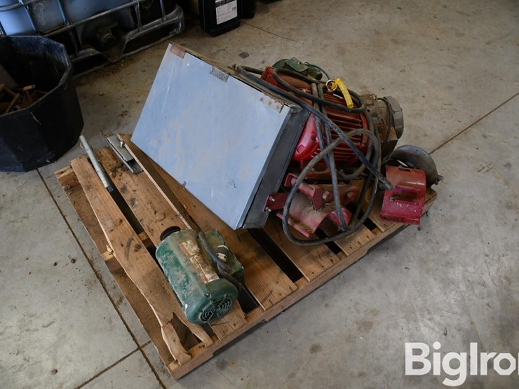 pallet-of-farm-support-image-5