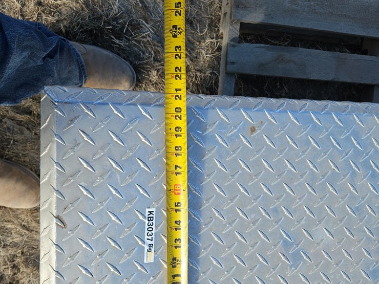 aluminum-pickup-box-toolbox-image-11