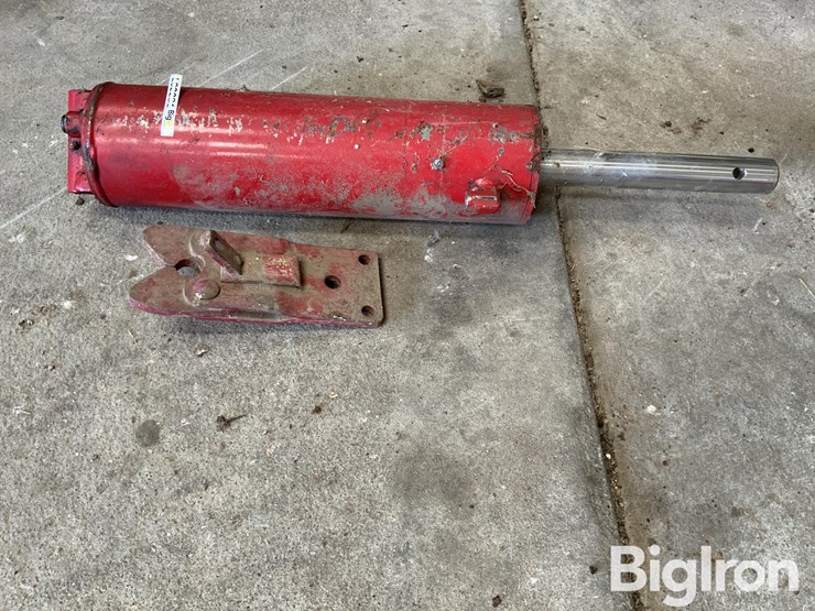 knuse-silage-wagon-cylinder-&-latch-image-8