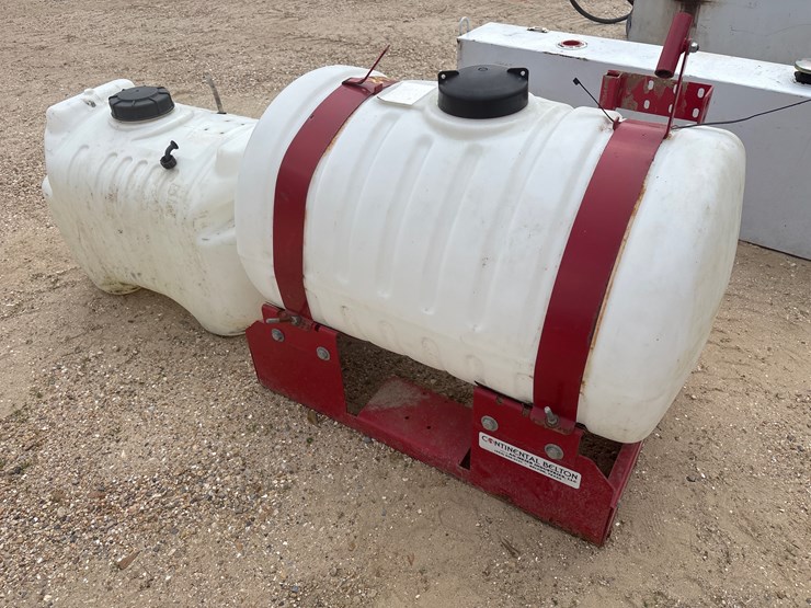 #1642-•-2-ag-meter,-plastic-tanks-image-3