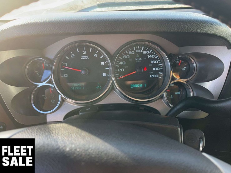 2013-gmc-sierra-2500hd-image-19