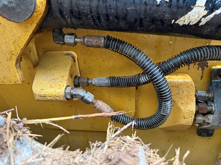 caterpillar-d1-image-22