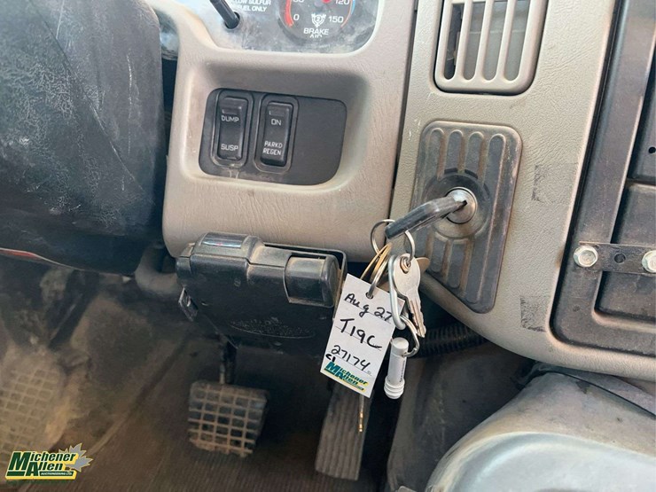 2013-international-workstar-7400-image-19