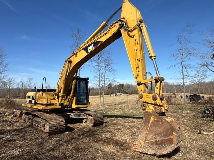 caterpillar-322-image-7