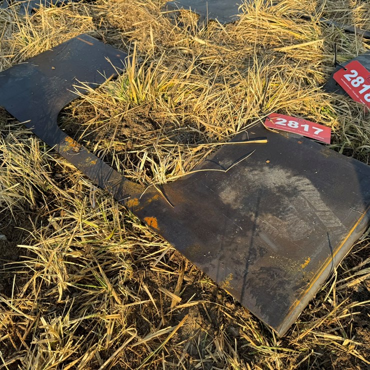 #2817 • Unused Skid Steer Open Center Weldable Quick Attach Plate