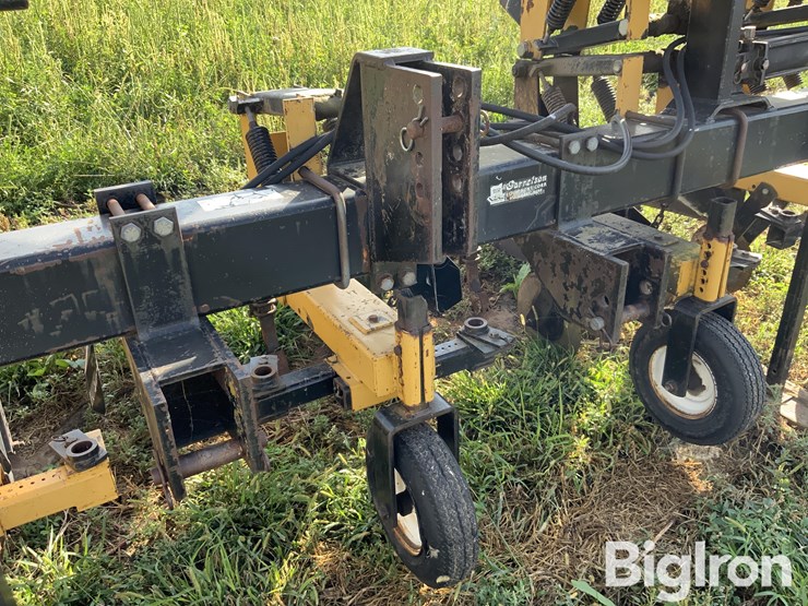 landoll-8r36-folding-cultivator-image-11