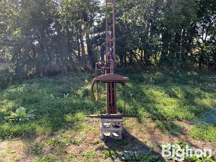 hydraulic-post-driver-image-2