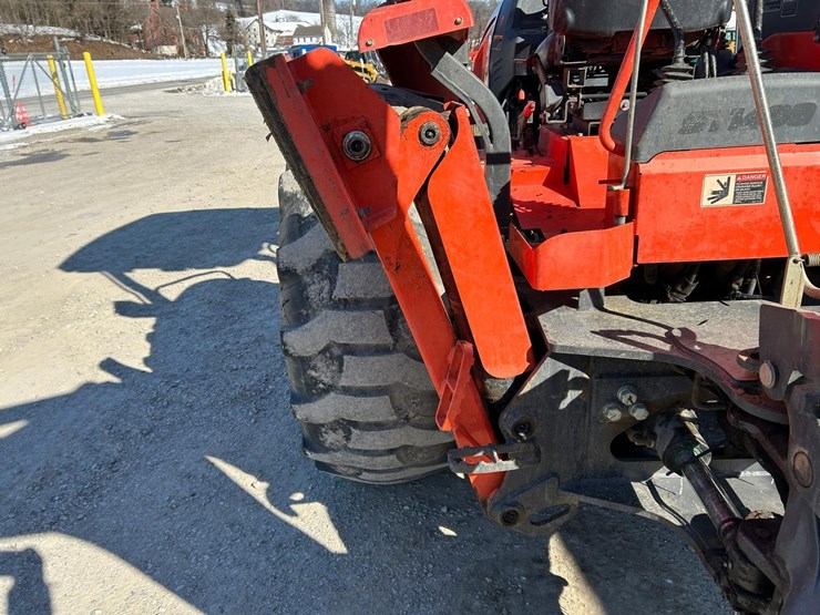 2019-kubota-m62-image-17