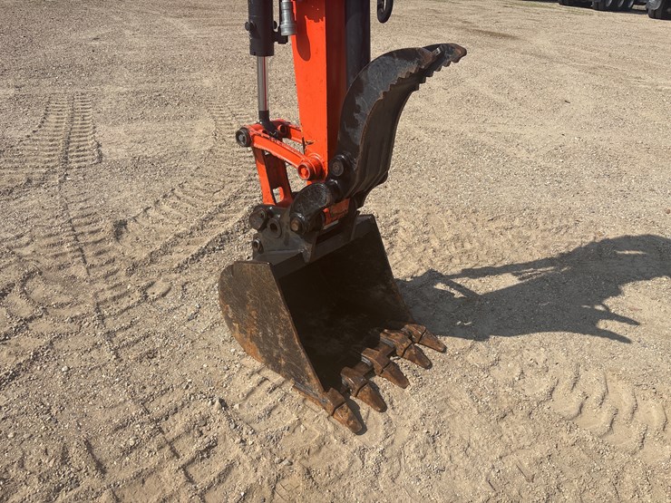 2016-kubota-kx040-image-6