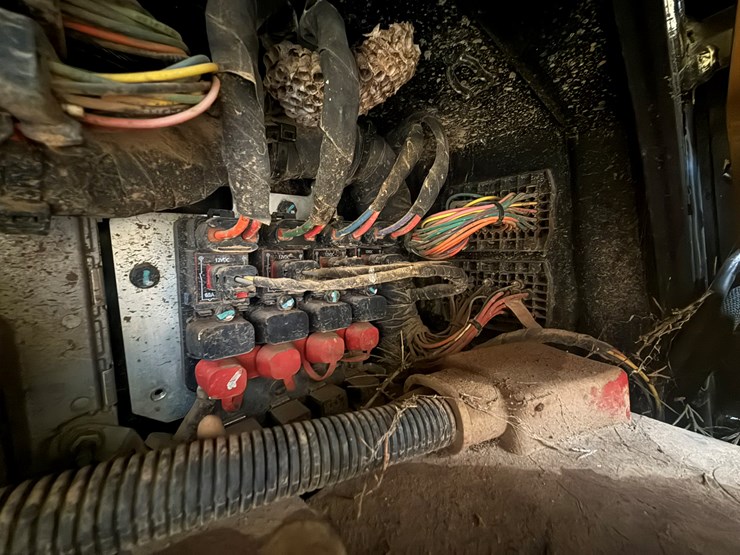 caterpillar-d1-image-30