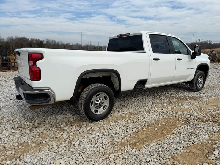 2022-chevrolet-silverado-2500-image-5
