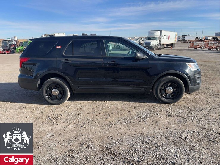 2017-ford-explorer-image-8