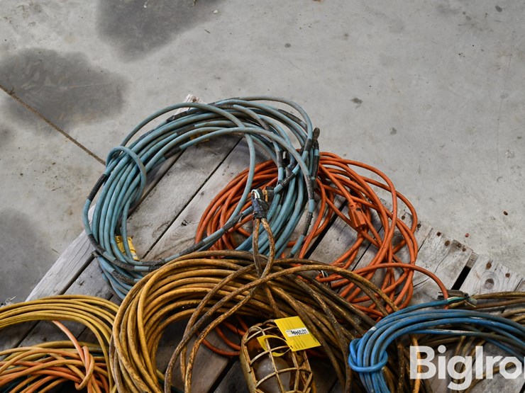 pallet-of-electric-cords-image-13