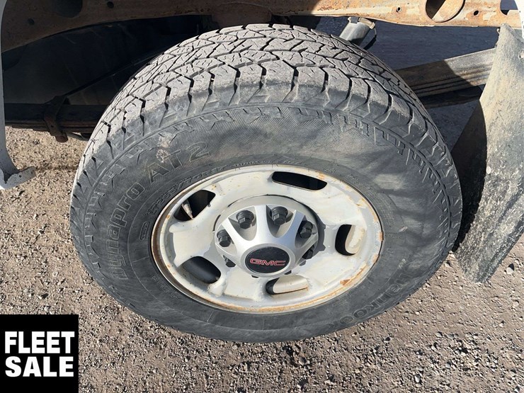 2013-gmc-sierra-2500hd-image-11