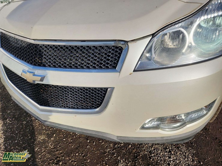 2011-chevrolet-traverse-image-32